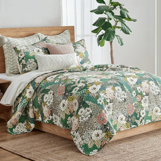 Bettina Floral Quilt Set