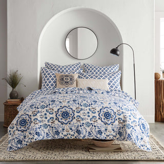 Lorrance Quilt Set