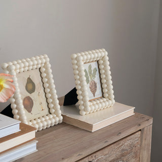 5x7 Cream Resin Ball Frame